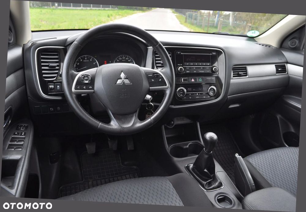 Mitsubishi Outlander 2.0 2WD SUV-Star - 23