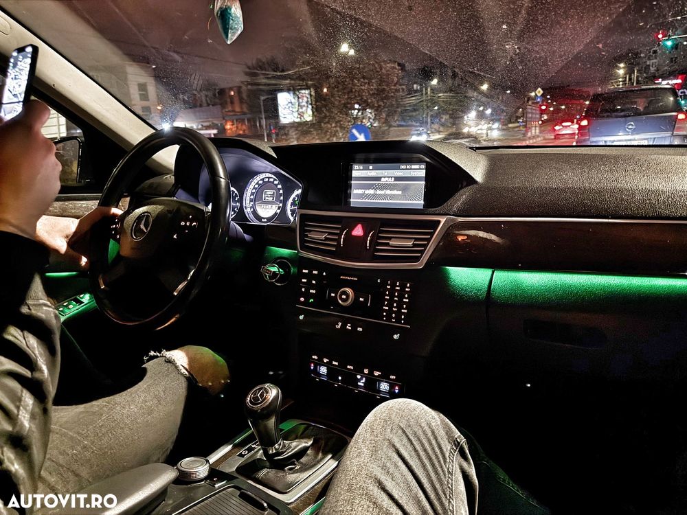 Mercedes-Benz E - 12