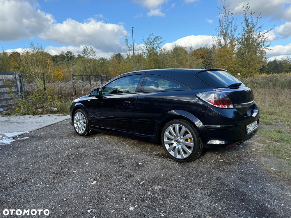 Opel Astra III GTC 1.6 T Cosmo - 3
