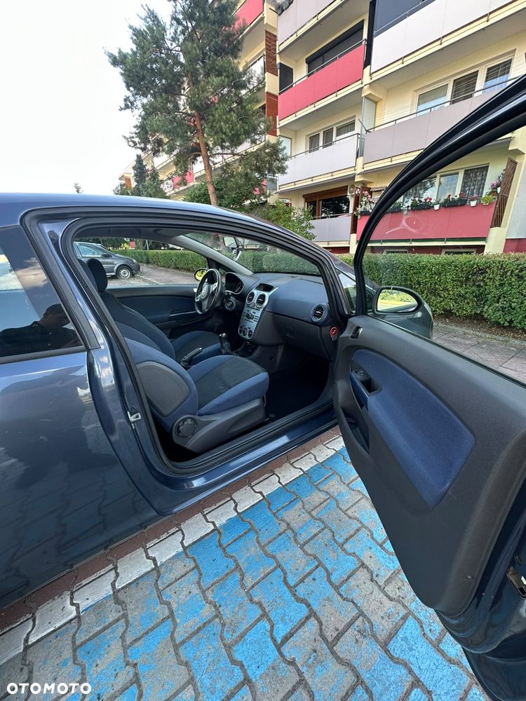Opel Corsa 1.2 16V - 12