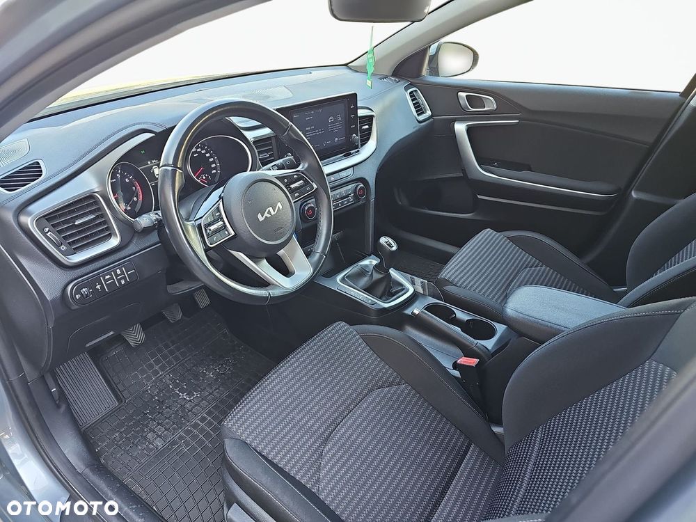 Kia Ceed 1.5 T-GDI M - 11