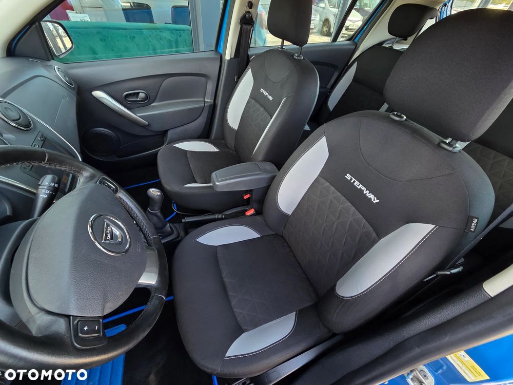 Dacia Sandero TCe 90 Celebration - 23