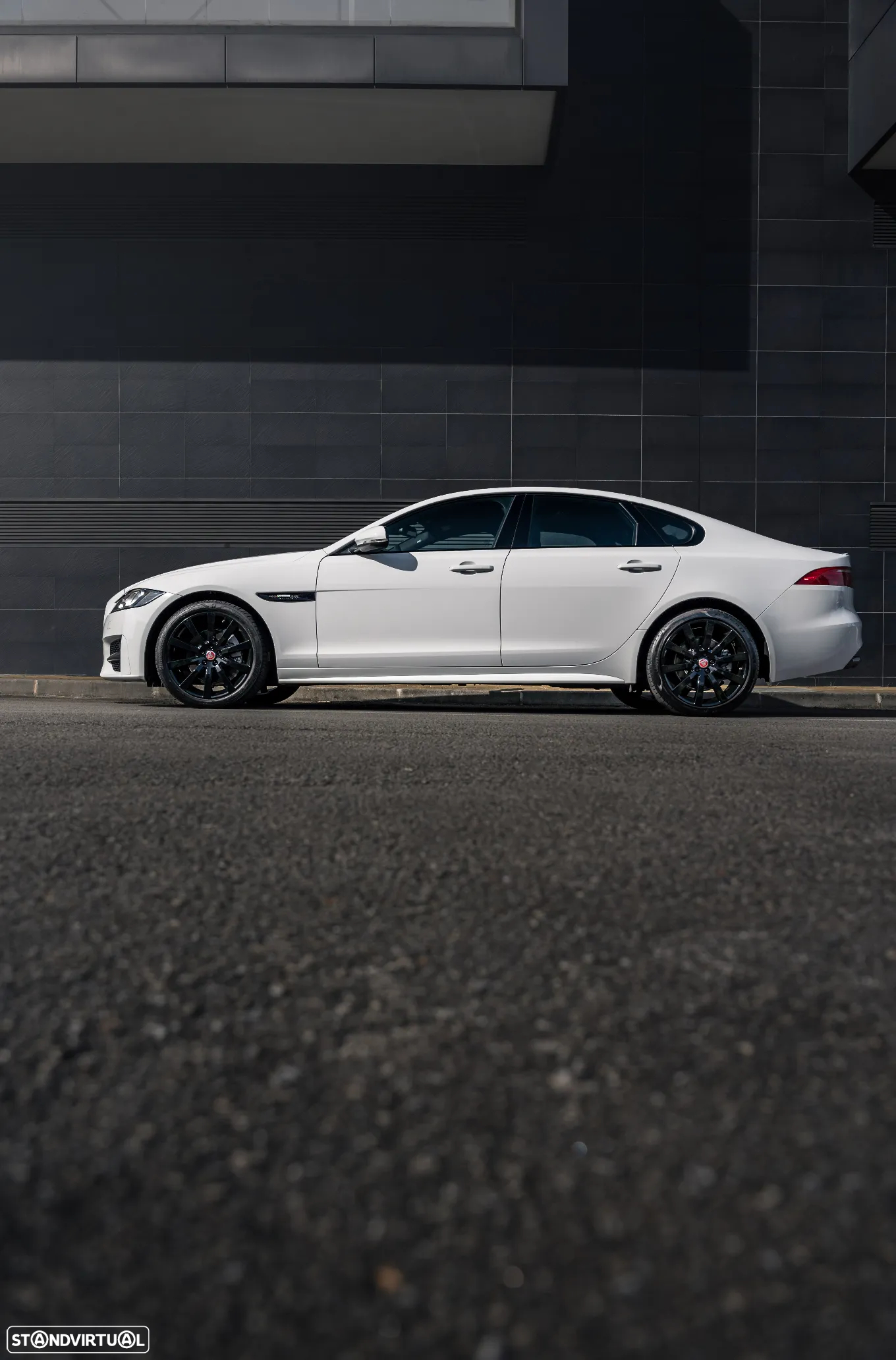 Jaguar XF 2.0 D R-Sport Aut. - 2
