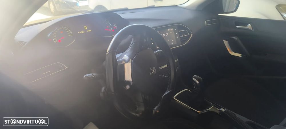Peugeot 308 SW - 15