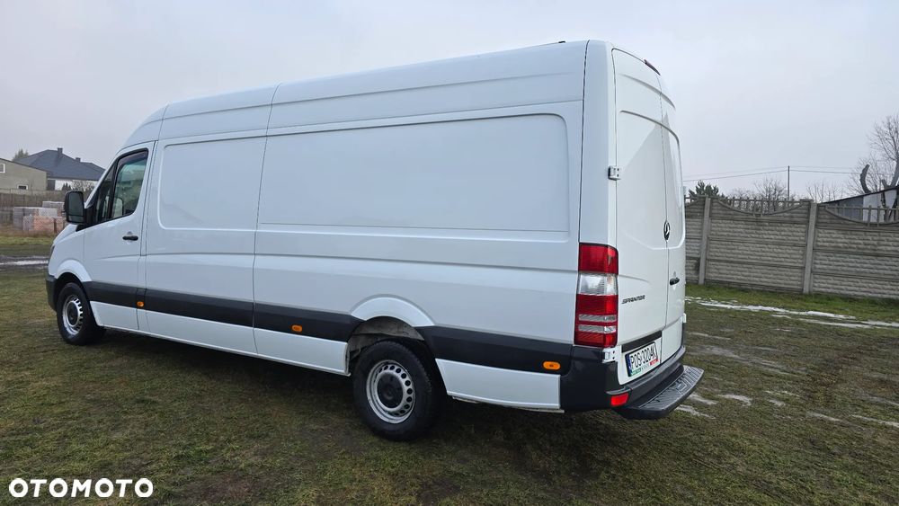 Mercedes-Benz Sprinter - 4