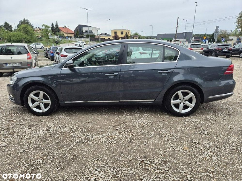 Volkswagen Passat - 12