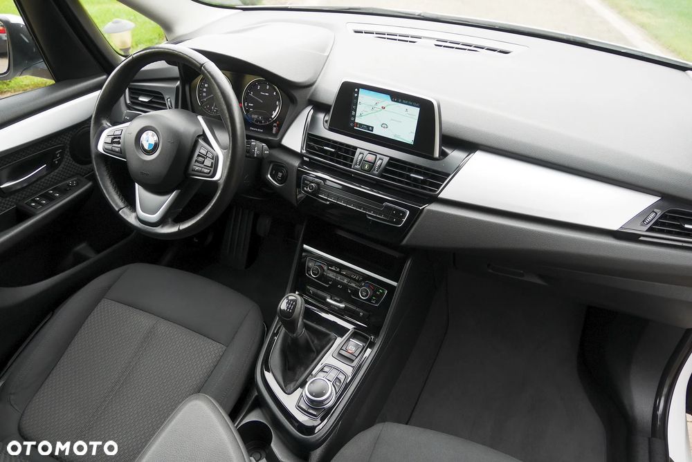 BMW Seria 2 218d Sport Line - 25