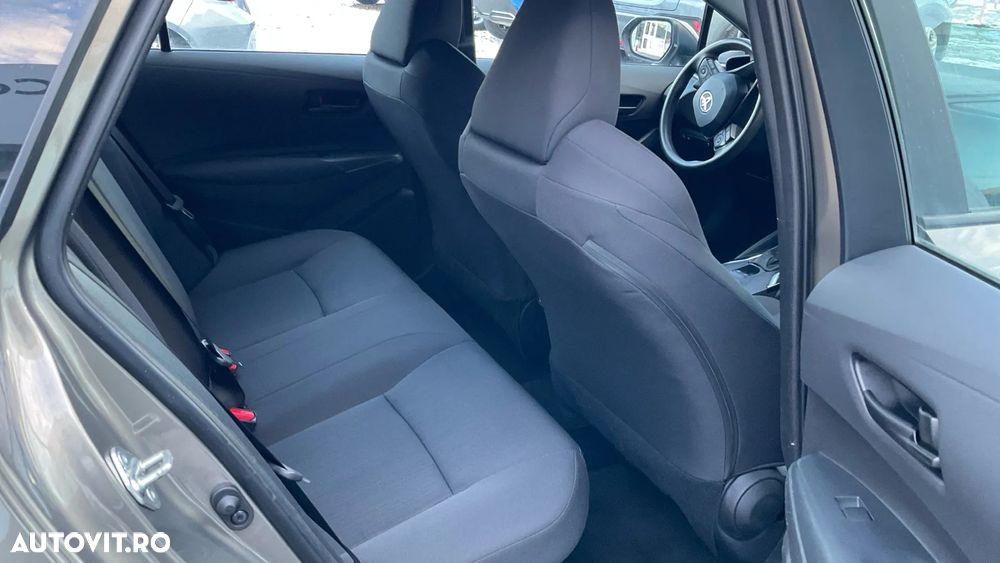 Toyota Corolla 1.8 Business Edition - 18