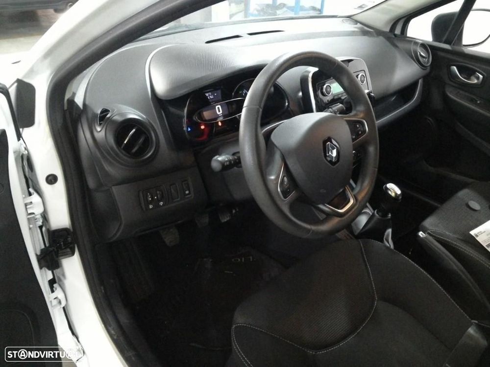 Renault Clio Van - 8