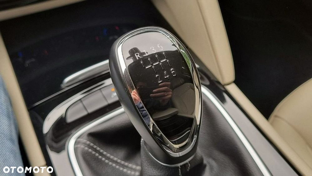 Opel Insignia - 25