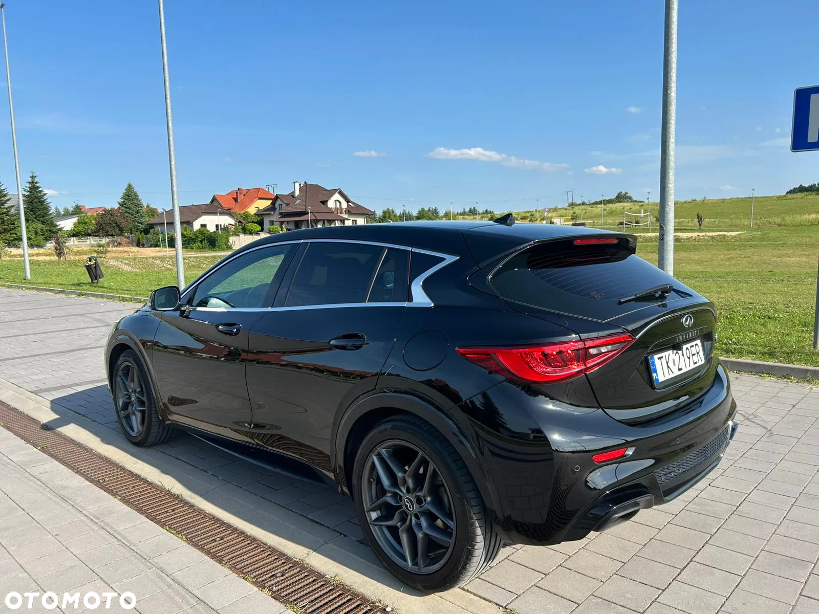 Infiniti Q30 - 13
