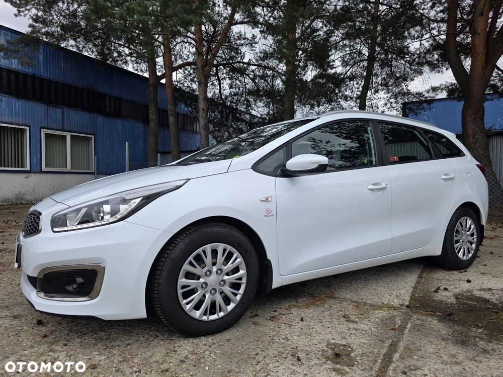 Kia Ceed - 13