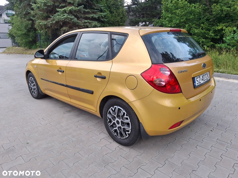 Kia Ceed - 5