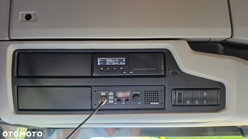 Scania ///V8///S590///2022///RETARDER/// KLIMATYZACJA POSTOJOWA///FULL LED///ALUFELGI///ZABUDOWY MIĘDZYOSIOWE///SKÓRY///WYŚWIETLACZ OBCIĄŻENIA///NAWIGACJA///TV/// STAN BARDZO DOBRY - 31