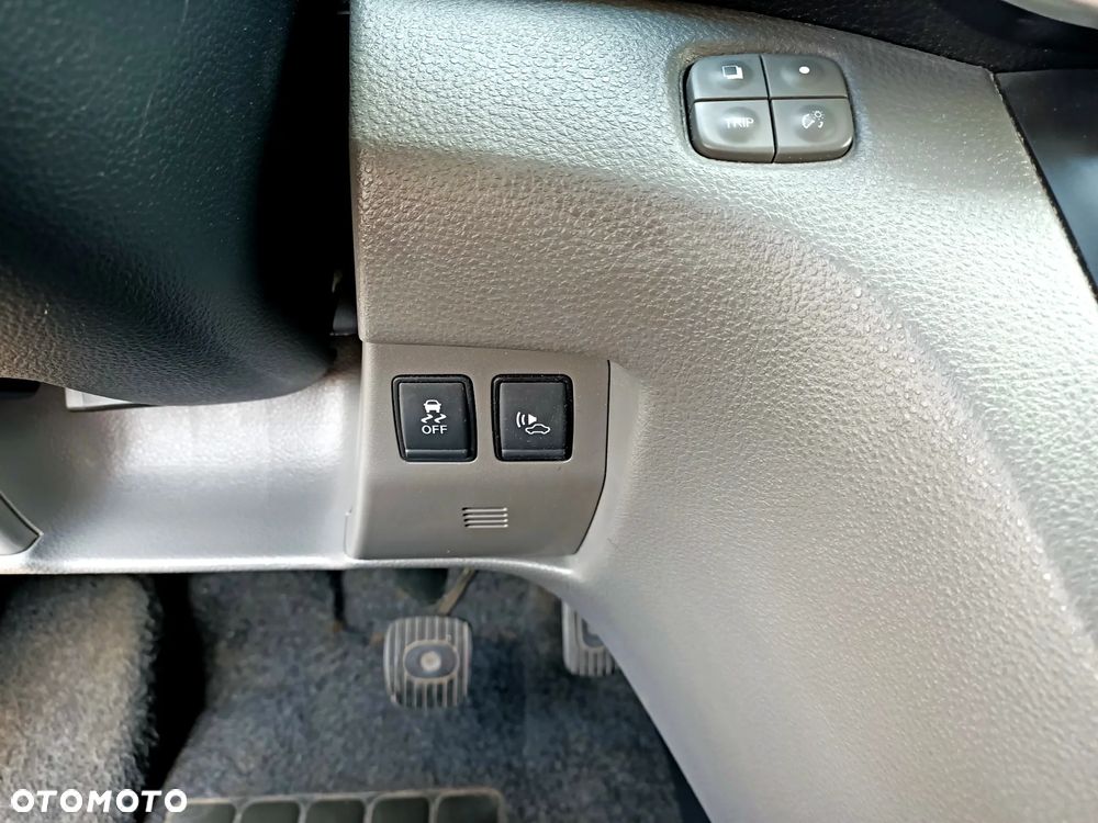 Nissan ENV 200 Maxi - 16