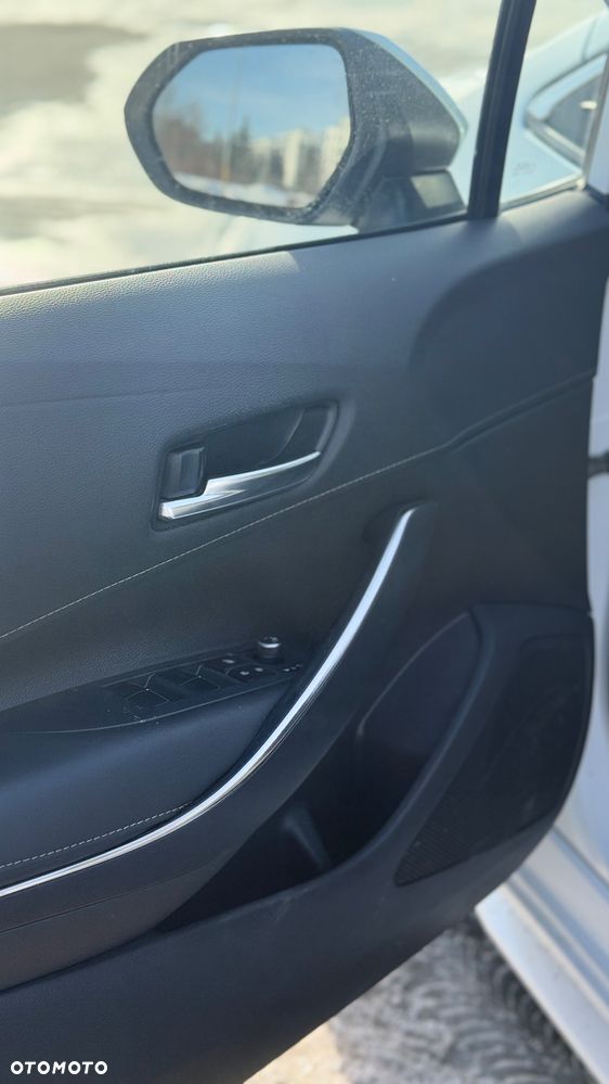 Toyota Corolla 1.8 Hybrid Executive - 19