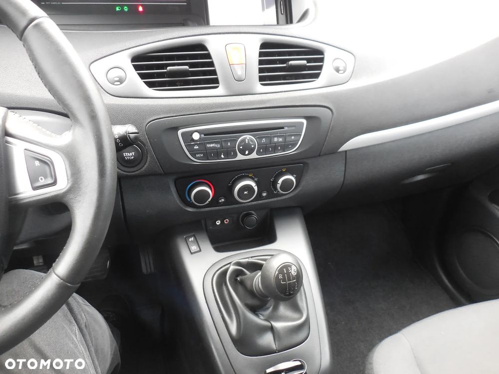 Renault Scenic 1.6 16V 110 Authentique - 19