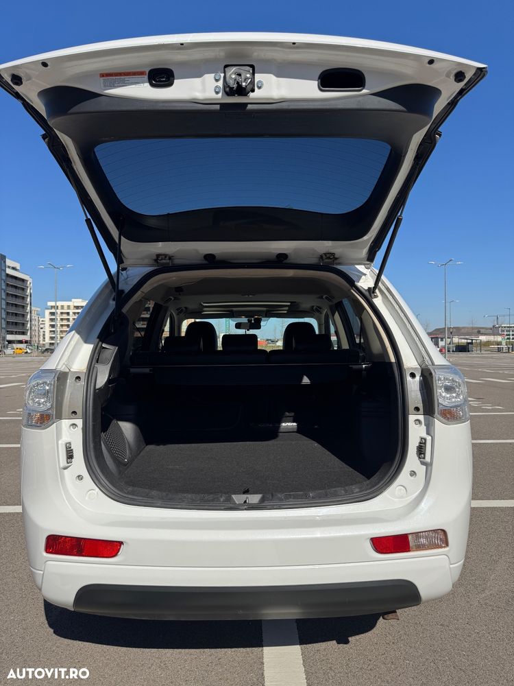 Mitsubishi Outlander - 14