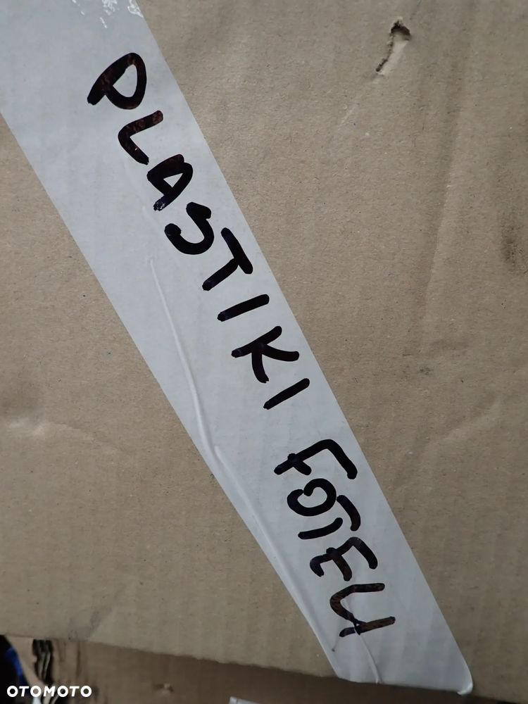 ZASLEPKA FOTELA VW TOURAN III  5TA  - 1123729XX, 1123728XX, 5H0887233B, 5TA885318, 5TA885317, 5E3887233A, 5G0887233C, 2GA858848, 2GA858847, 5TA883391B, 5TA883392B, 5TA885779, 5TA885750, 5Q0886193, 10A886197A, 2GA886197, 5TA885749, 5TA867464, 5TA867574, 5G0887187, 575887187, 575887233, 11A886197, 9918018344LH, 9918018345RH 40 ZŁ - 31