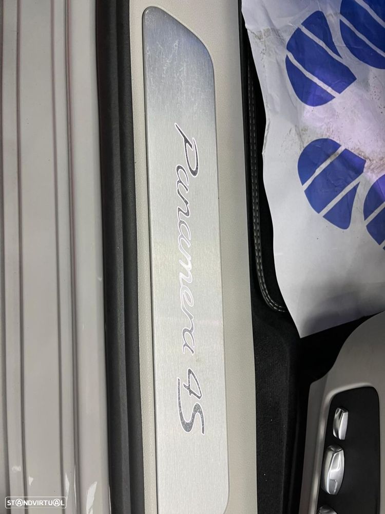 Porsche Panamera 4 S - 29