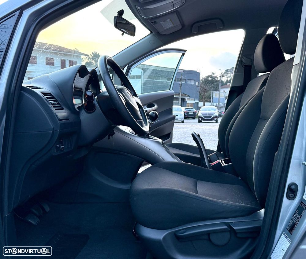 Toyota Auris 1.4 D-4D Exclusive - 11