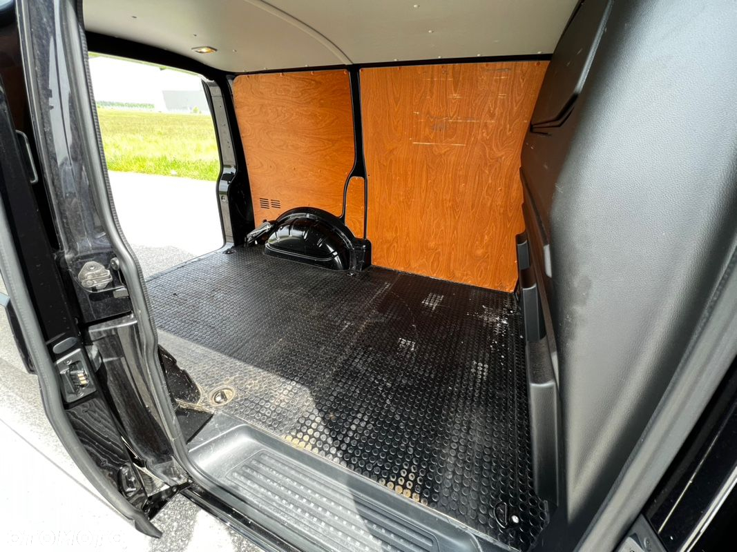 Volkswagen Transporter - 11
