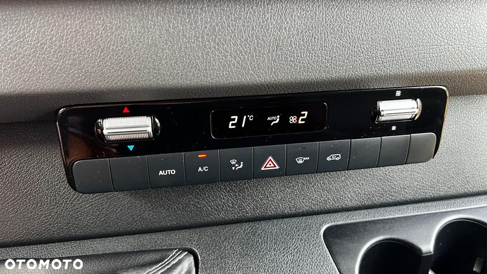 Mercedes-Benz Sprinter 319 - 22
