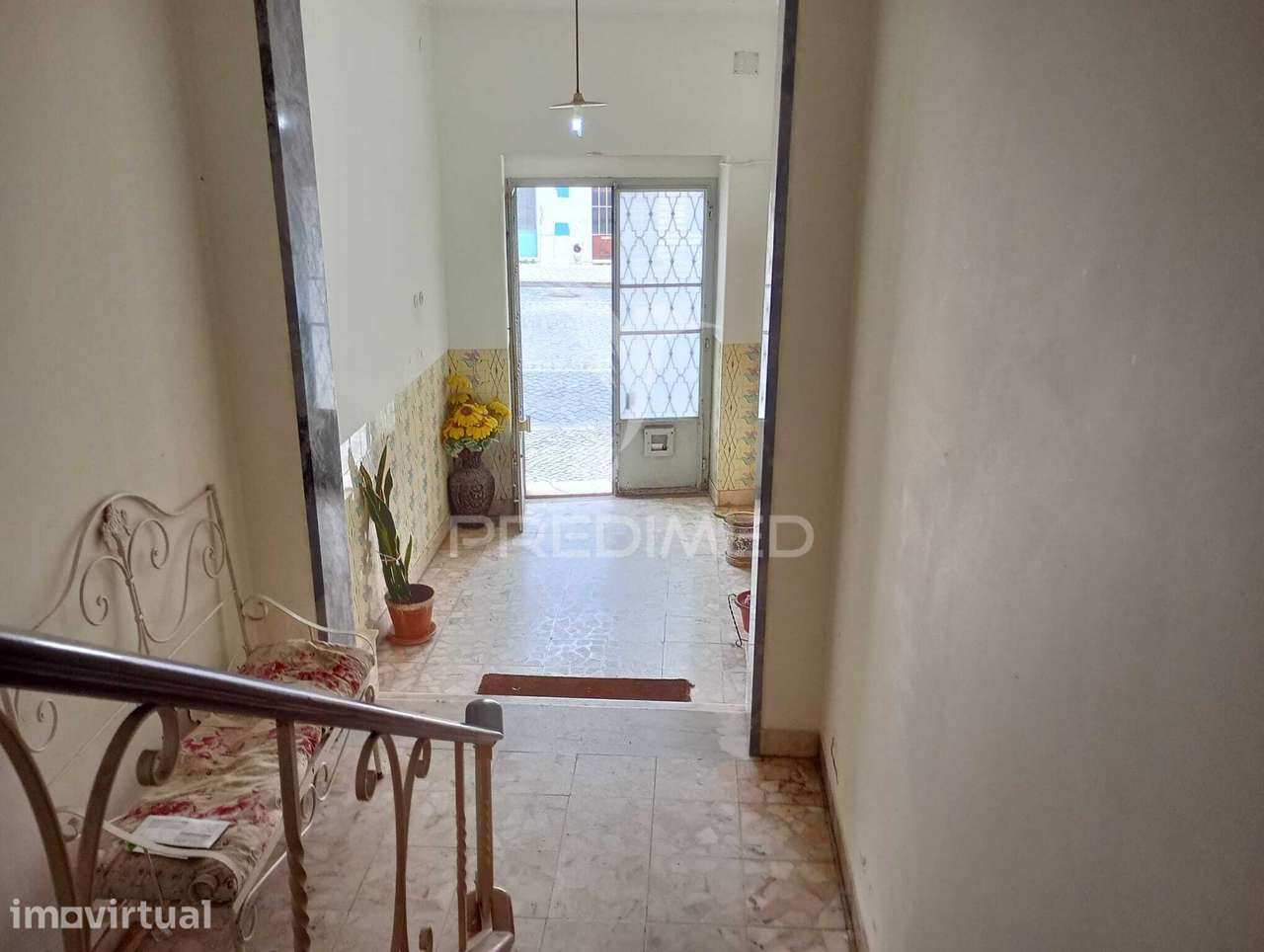 Prédio composto de uma loja e 2 apartamentos - Grande imagem: 3/40