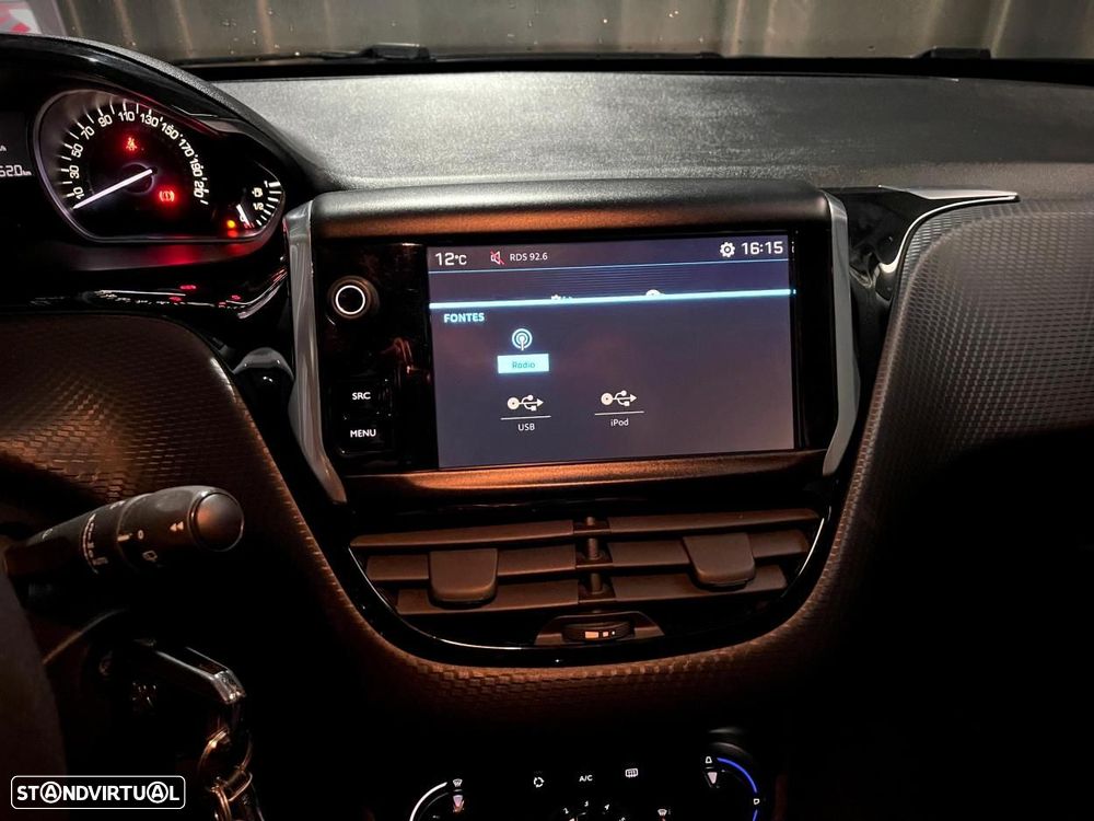 Peugeot 208 1.2 PureTech Style - 20