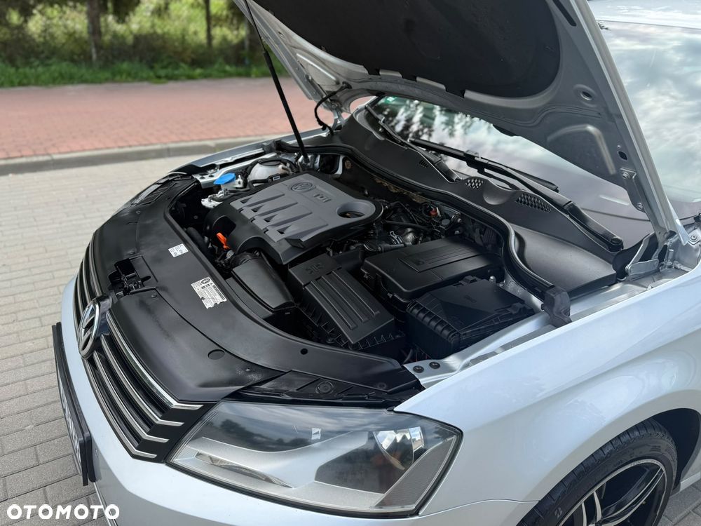 Volkswagen Passat - 34