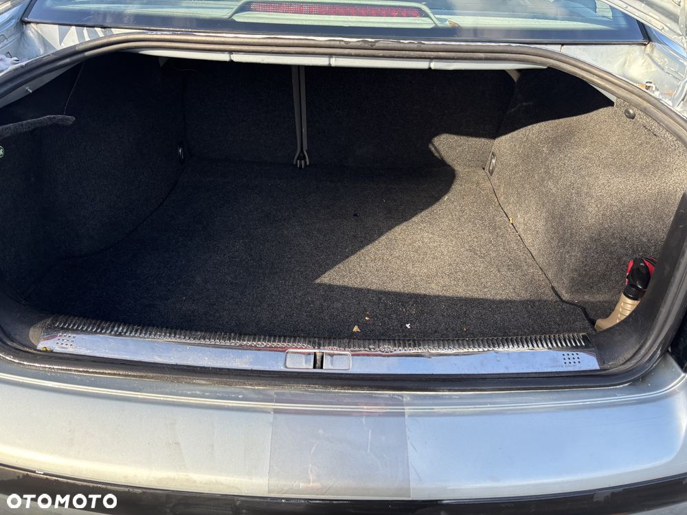 Volkswagen Passat - 6