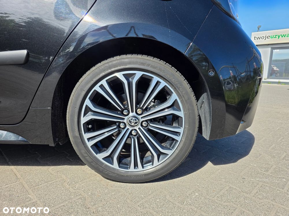 Toyota Corolla 2.0 Hybrid Executive - 29