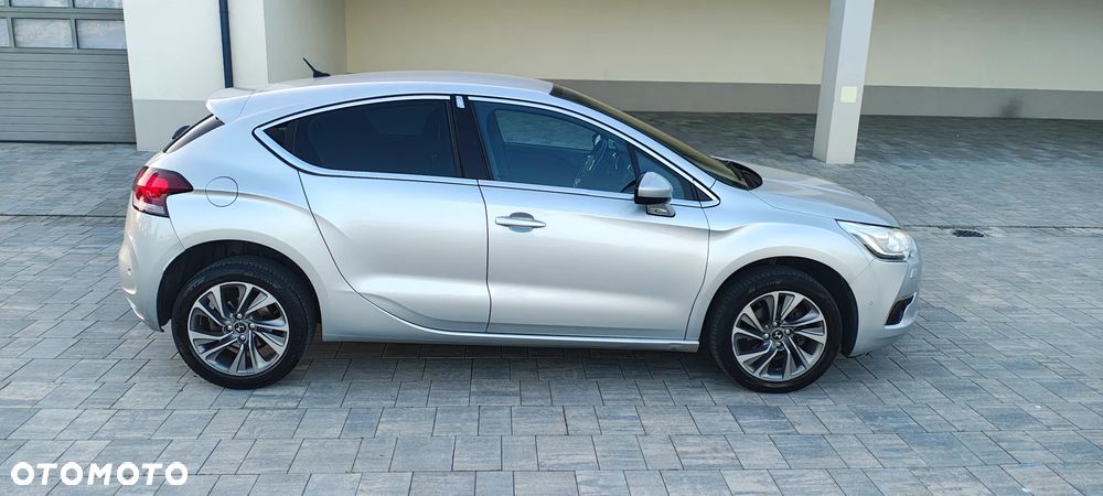 Citroën DS4 1.6 e-HDi SoChic MCP - 9