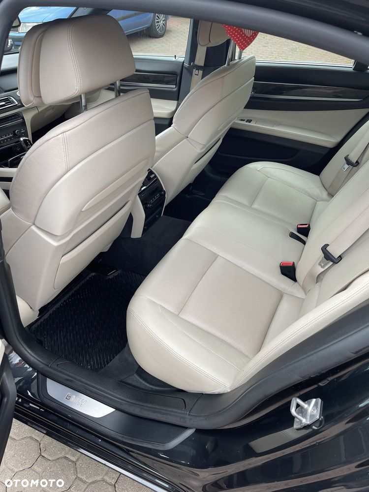 BMW Seria 7 740d xDrive - 21