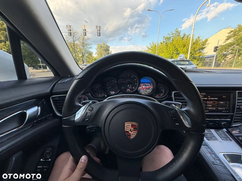 Porsche Panamera 4 PDK Platinum Edition - 19