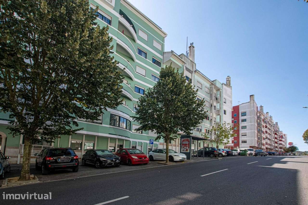 Apartamento T1 de 72 m2 na Cavaleira | Espaço, conforto e localização - Grande imagem: 3/19