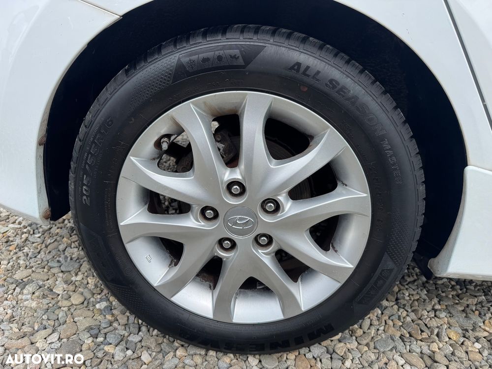 Hyundai i30 1.4 Comfort - 24