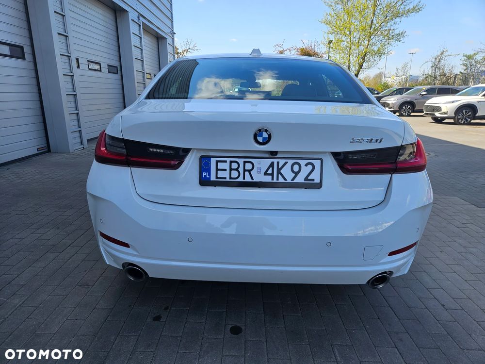 BMW Seria 3 330i - 10