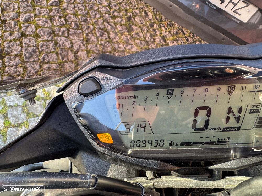 Suzuki GSX S750 - 4