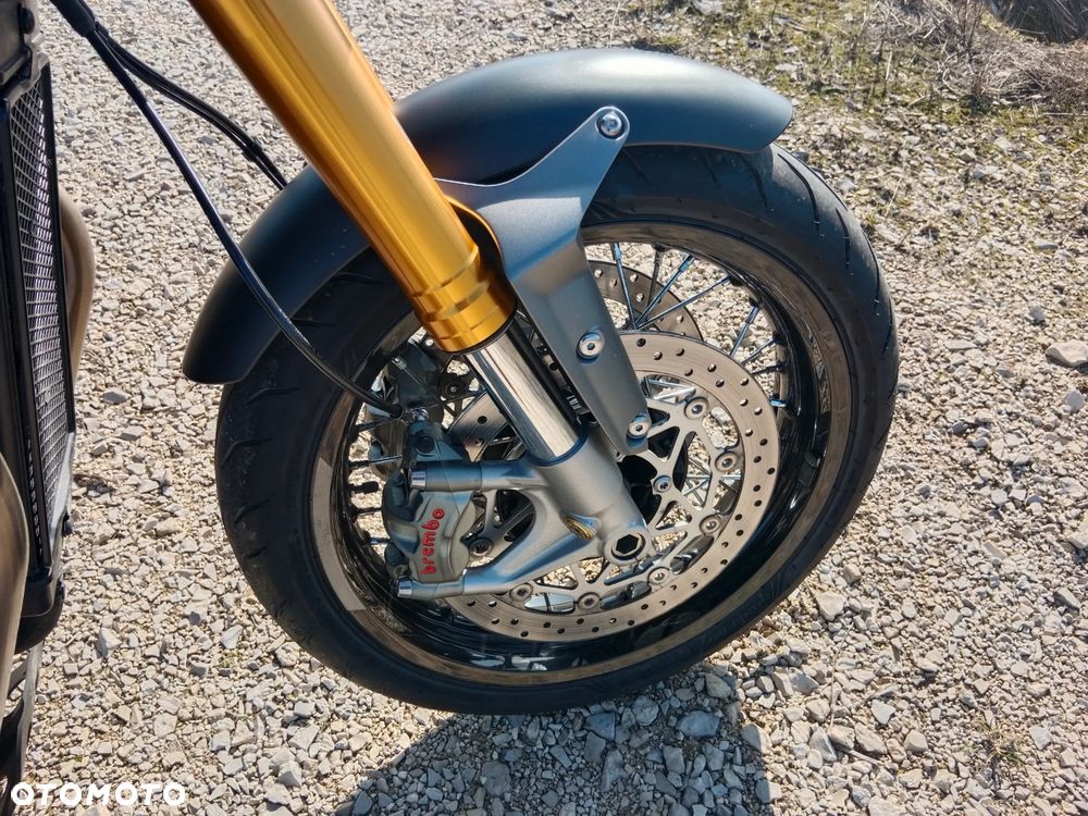 Triumph Thruxton - 5