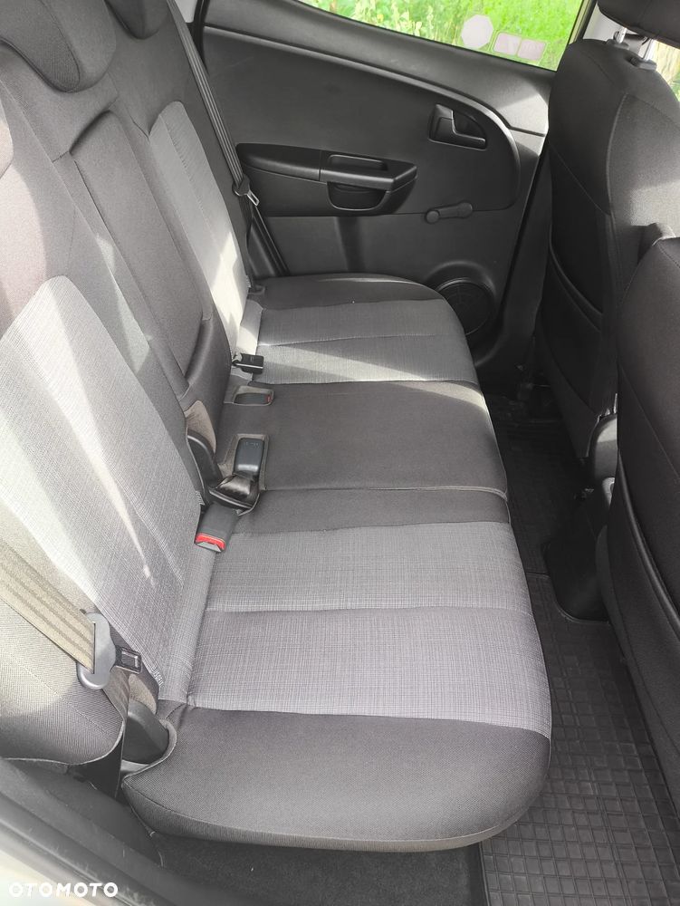 Kia Venga 1.4 L - 12