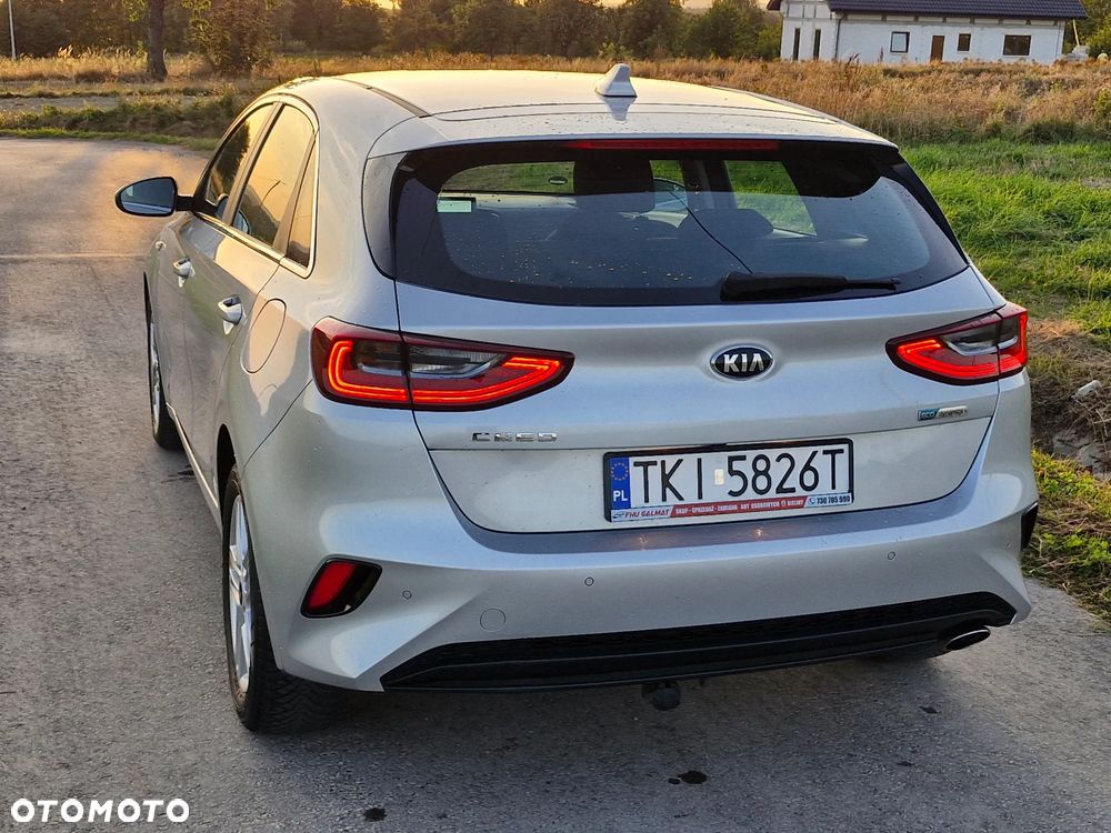 Kia Ceed 1.6 CRDi Eco-Dynamics+(48V Mild-Hybr.) DCT7 Vision - 6