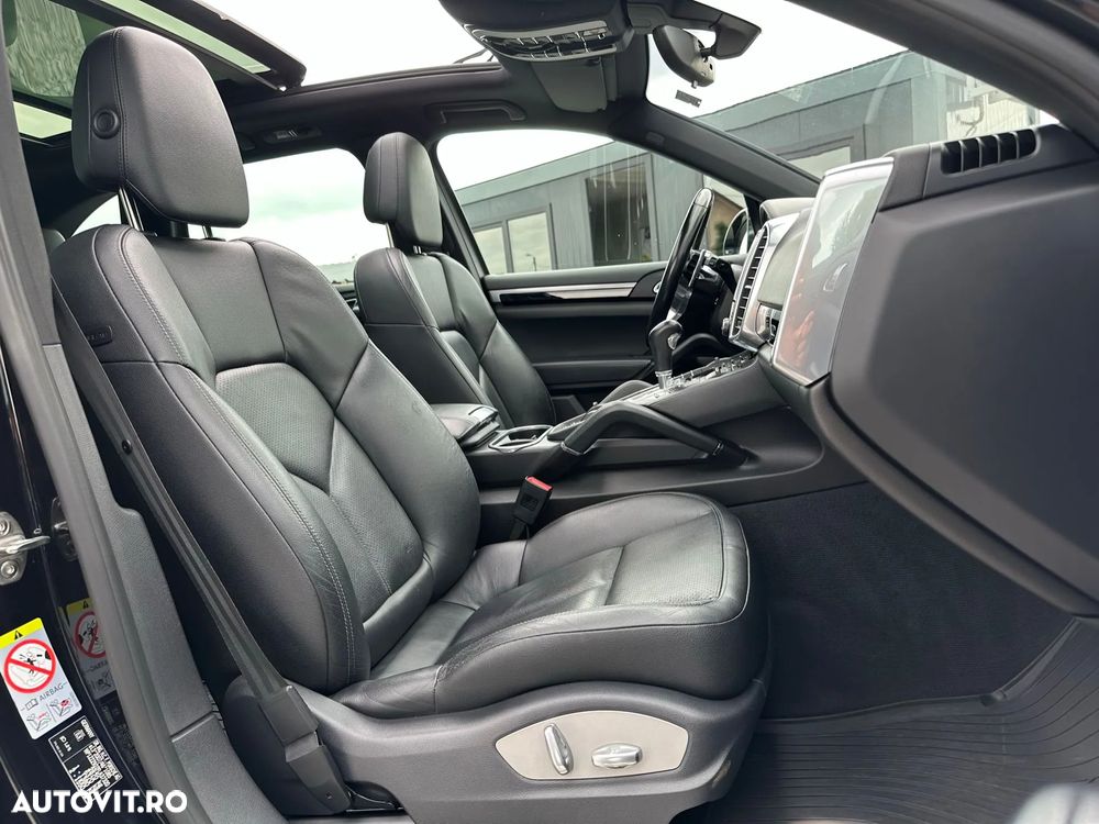 Porsche Cayenne 3.0 L - 21