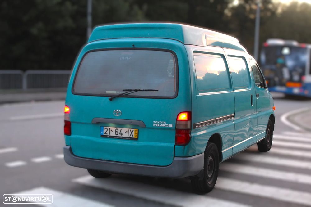 Toyota HIACE - 7