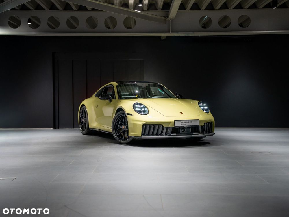 Porsche 911 Carrera T-Hybrid 4 GTS - 7