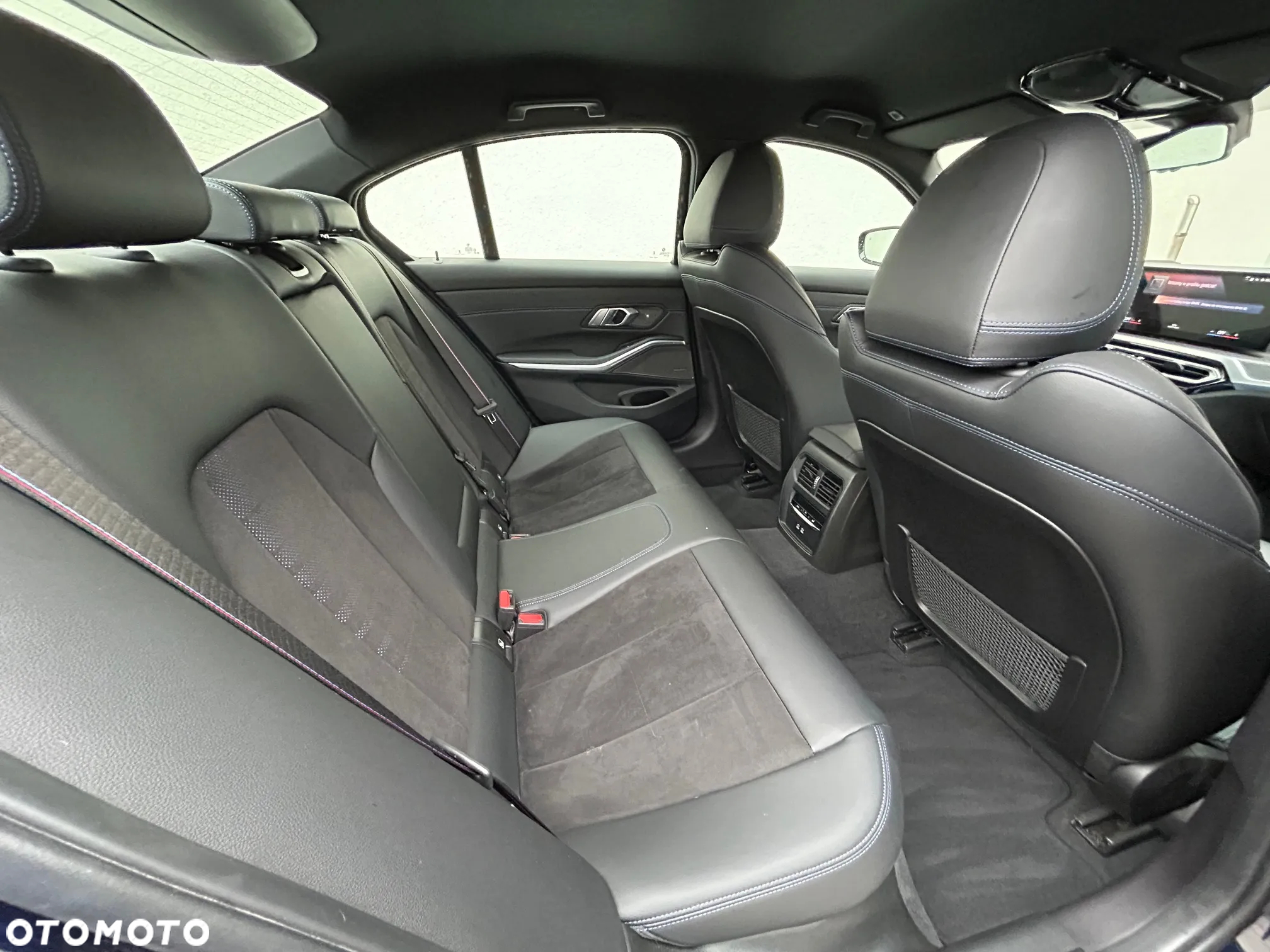 BMW Seria 3 330e - 13