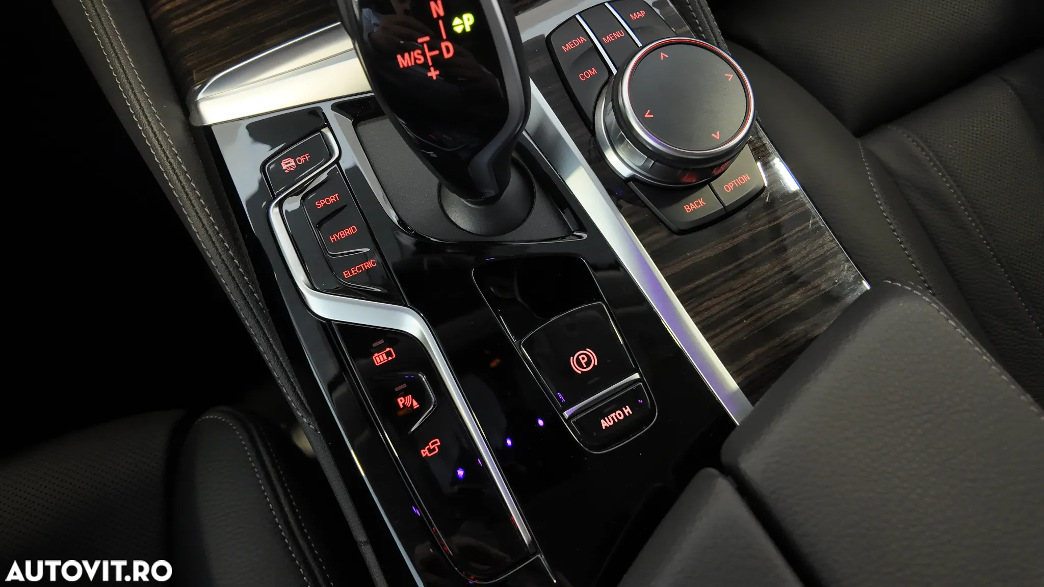 BMW Seria 5 530e xDrive Aut. Luxury Line - 27