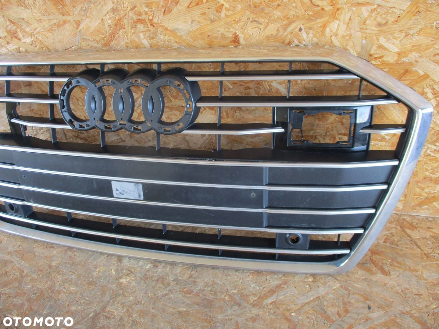 GRILL ATRAPA AUDI A6 C8 RADAR 4K0853651C - 3