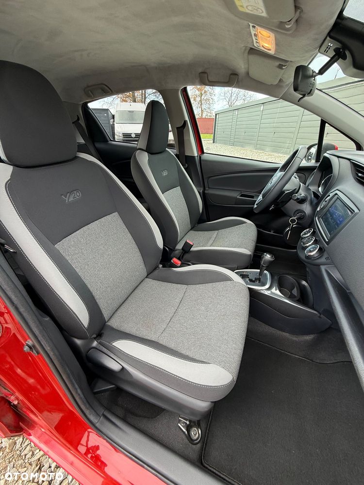 Toyota Yaris 1.5 Premium CVT - 23