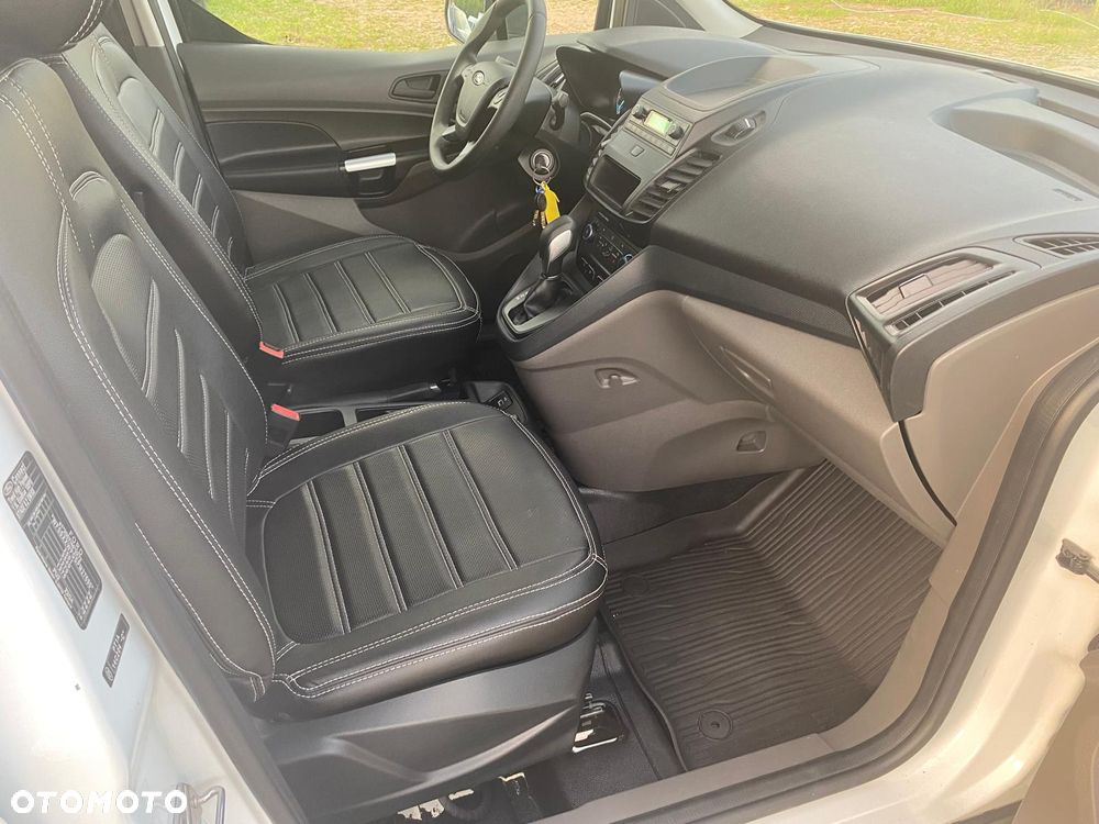 Ford Transit Connect - 17